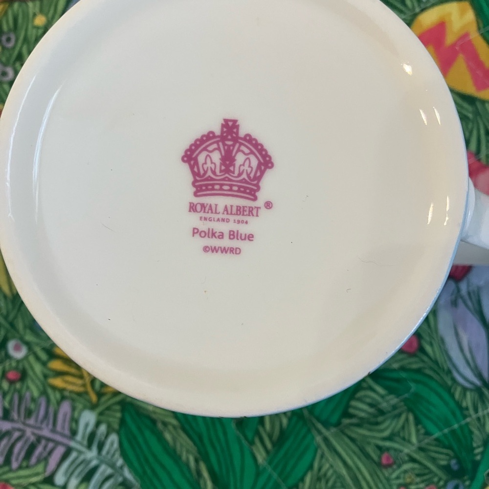 Royal Albert set of two mugs new country roses - Picture 5 of 5